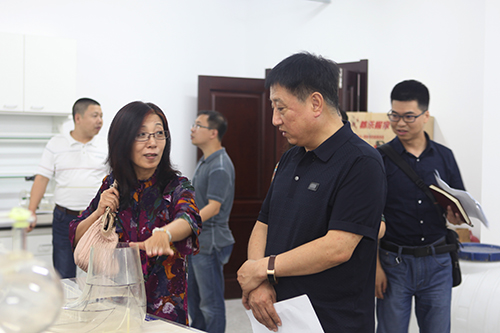 http://xyw.hlju.edu.cn/__local/2/3F/13/1BDE5F8BE3E6AAC6173F1067E0B_95EF78B8_2500B.jpg