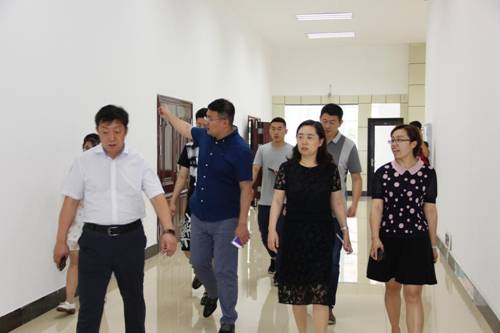 http://xyw.hlju.edu.cn/__local/1/BD/7C/BA307FDD2072B993CBE78FC23D0_4626323C_EF23.jpg