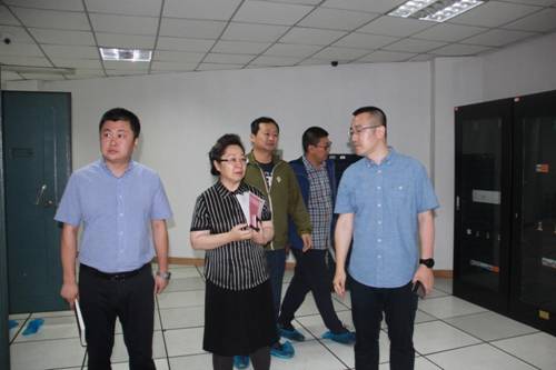 http://xyw.hlju.edu.cn/__local/8/32/EF/D8D414330B409607B5081FF33D3_81E2F83B_12460.jpg